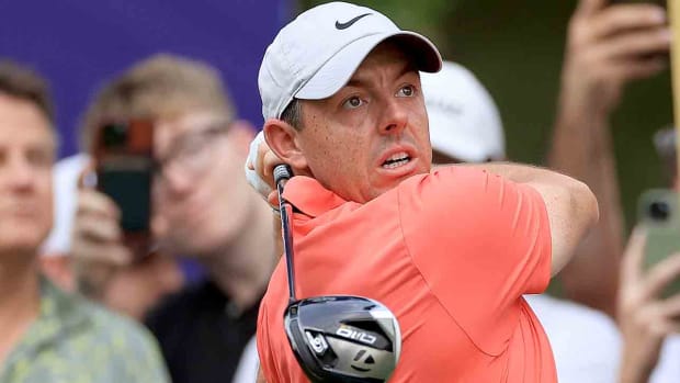 Rory McIlroy plays his tee shot on the 16th hole during the first round of the 2023 DP World Tour Championship.